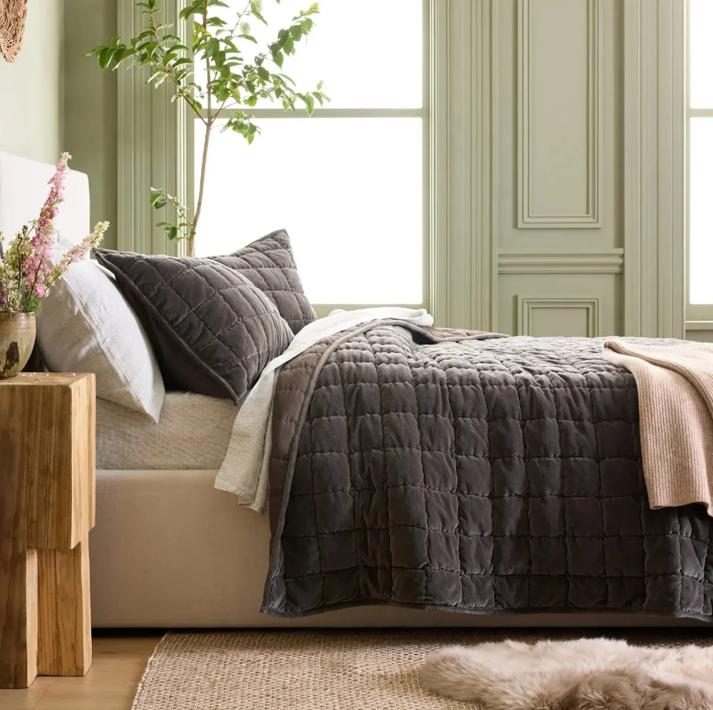 Quince Cotton Velvet Quilt In Greystone Full/Queen